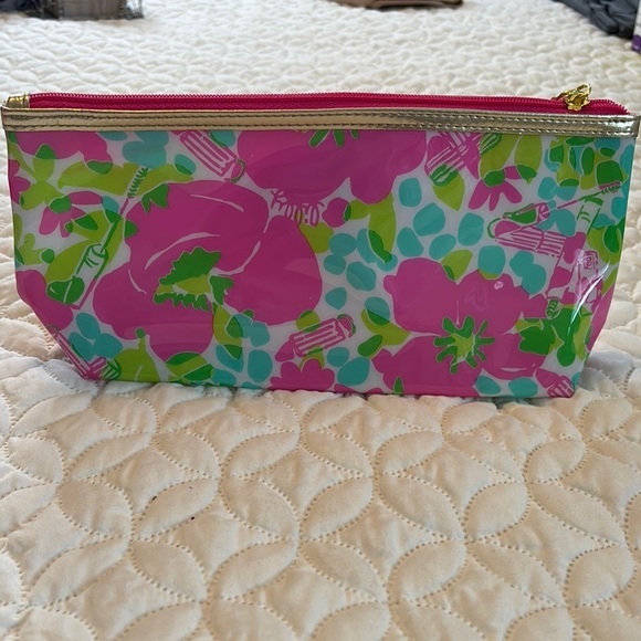 Lilly Pulitzer Vibrant Pink & Green Floral Pouch 100% PVC Wipeable cosmetic Bag - Picture 2 of 9